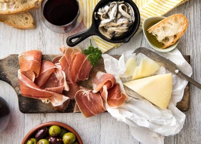 5 Easy Spanish Tapas recipes - all your favorites from the tapas bar! Garlic mushrooms, chorizo, garlic shrimp/prawns, Spanish marinated olives , Spanish omelette and a cheese platter! dev.recipetineats.com