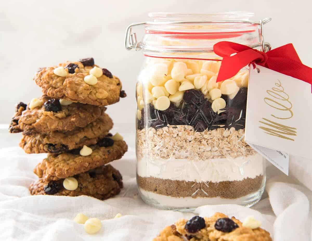 Cookie Mix in a Jar - White Chocolate Cranberry Cookies: Fantastic Christmas gift in a mason jar, just add melted butter and an egg, no beater required! dev.recipetineats.com