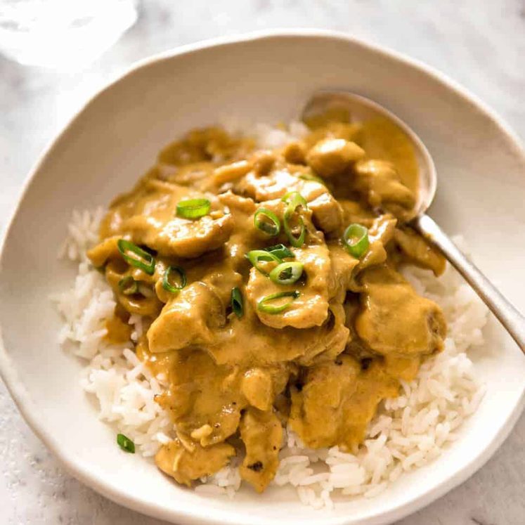 Chinese Satay Chicken Stir Fry - This is the Chinese takeout version of satay! Chicken stir fried in a satay sauce, this is made from scratch and tastes incredible. And easy! dev.recipetineats.com