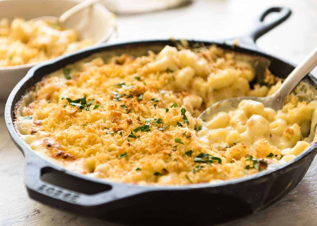 An epic Baked Mac and Cheese! Perfect in every way, the ultimate comfort food. dev.recipetineats.com