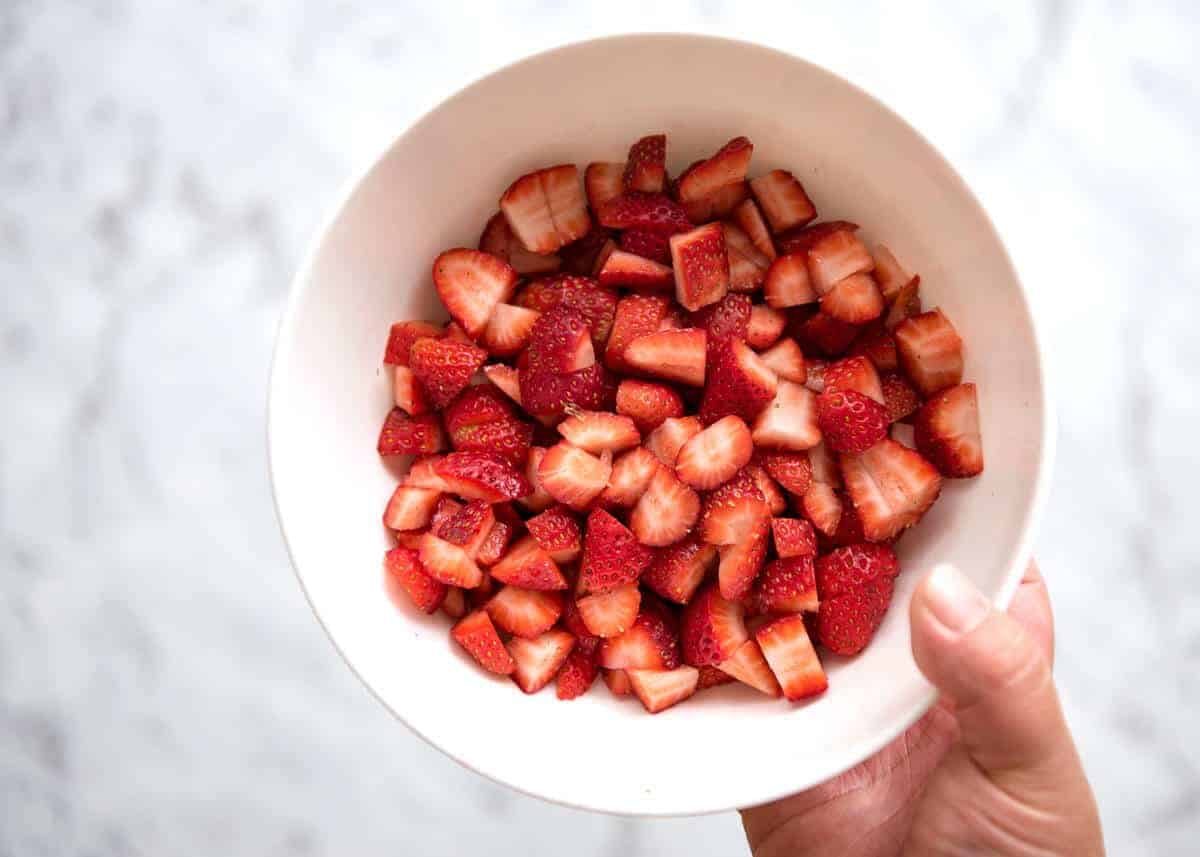 Fresh Strawberry Bars with a buttery biscuit base, topped with jam, fresh strawberries and a crumbly topping. No mixer, quick to make! dev.recipetineats.com