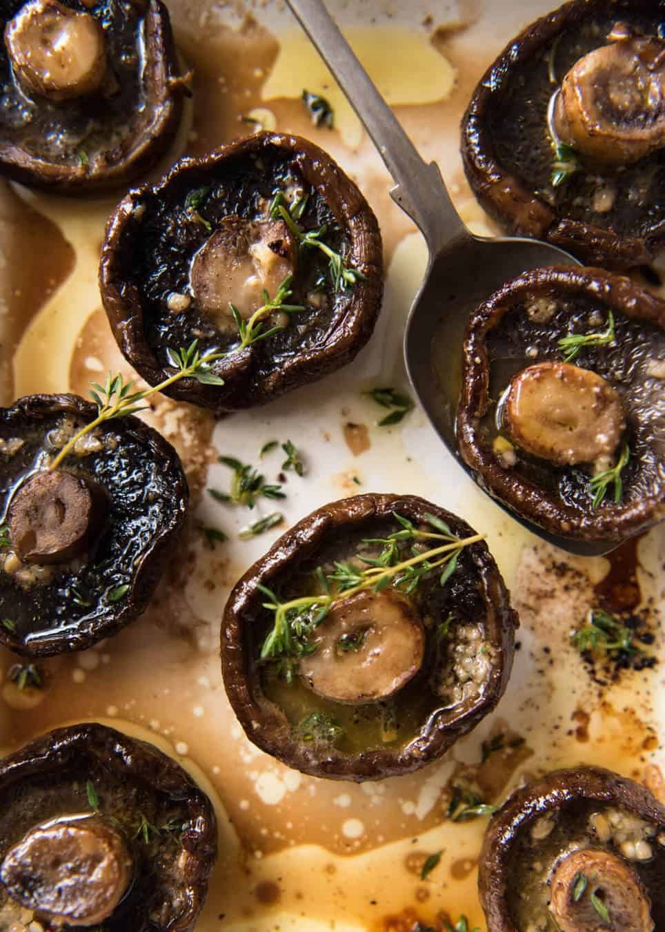 Simple perfection: Garlic Butter Roasted Mushrooms. dev.recipetineats.com