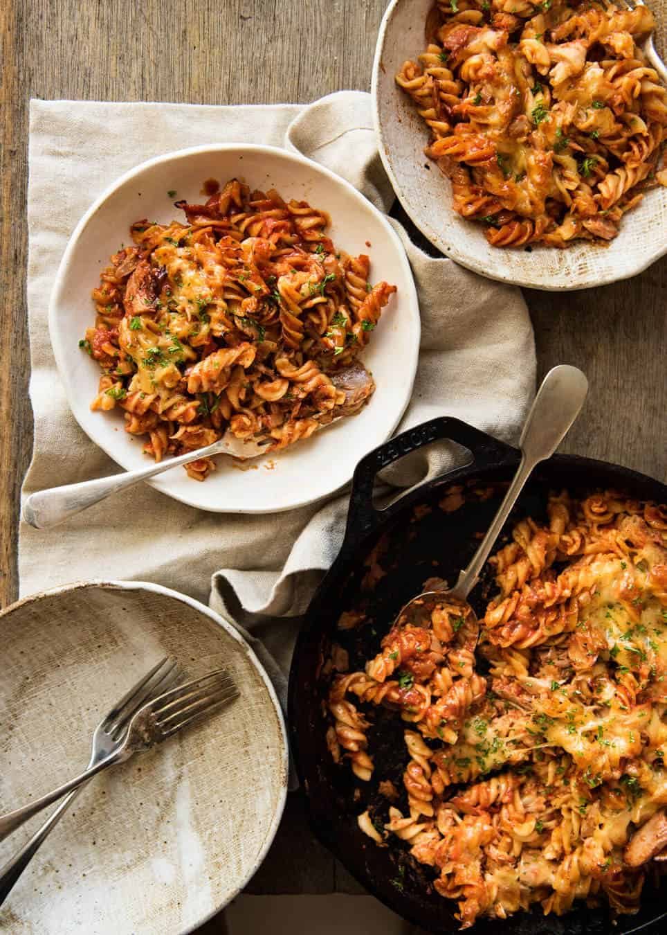 Everybody should know how to make a truly delicious Tuna Pasta Bake, for all those times when your cupboards are bare! dev.recipetineats.com