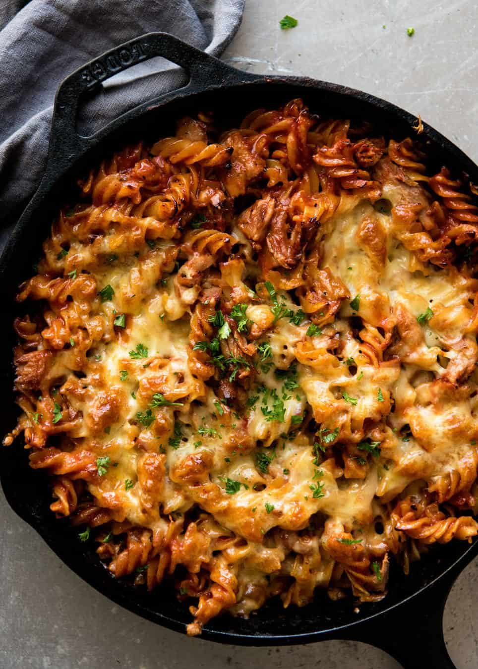 Everybody should know how to make a truly delicious Tuna Pasta Bake, for all those times when your cupboards are bare! dev.recipetineats.com