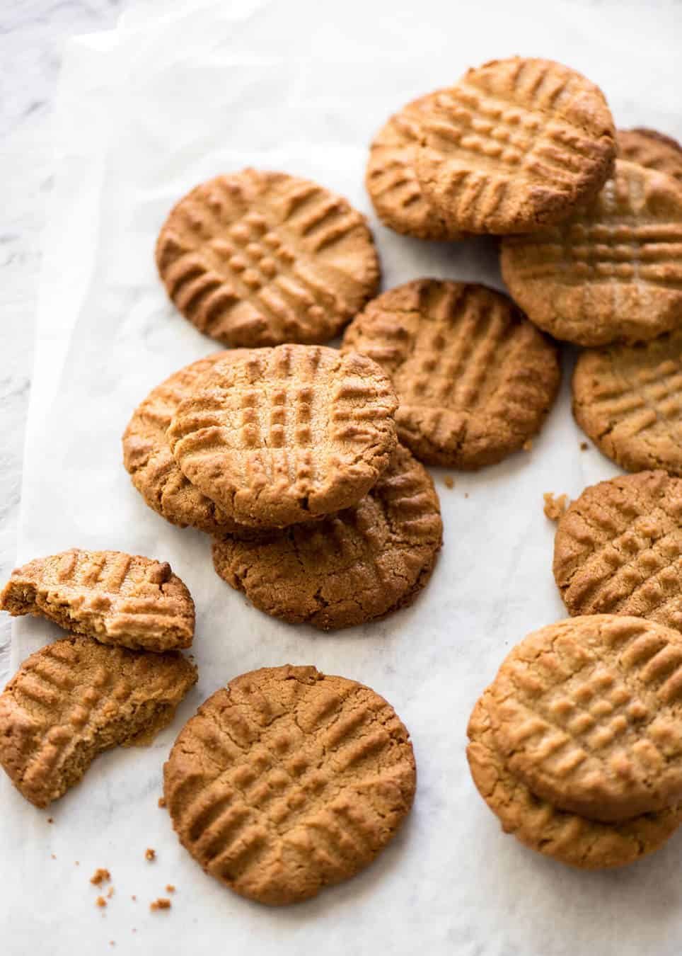 The World's Best Easy Peanut Butter Cookies are SOFT and CHEWY. Peanut butter, brown sugar and egg is all you need! dev.recipetineats.com