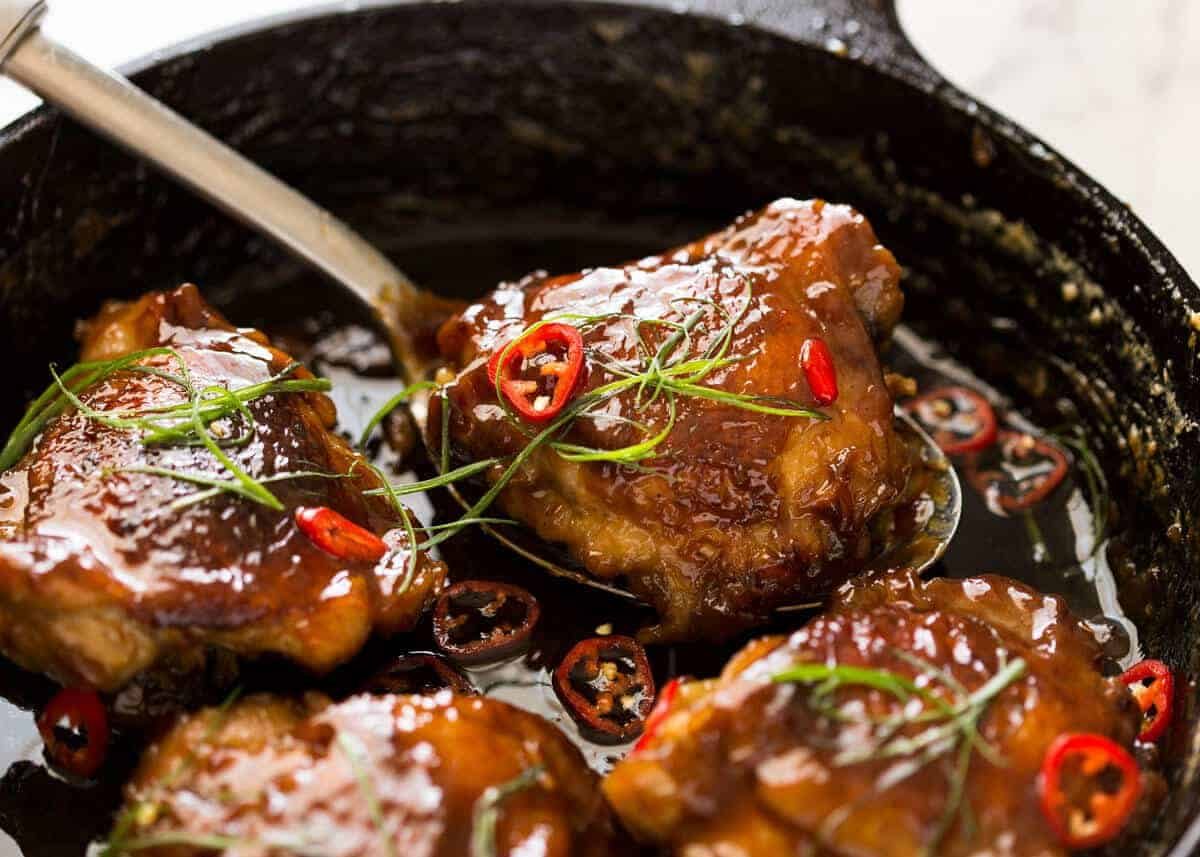 Vietnamese Coconut Caramel Chicken - 7 ingredient magic. The coconut fragrance is heavenly! dev.recipetineats.com