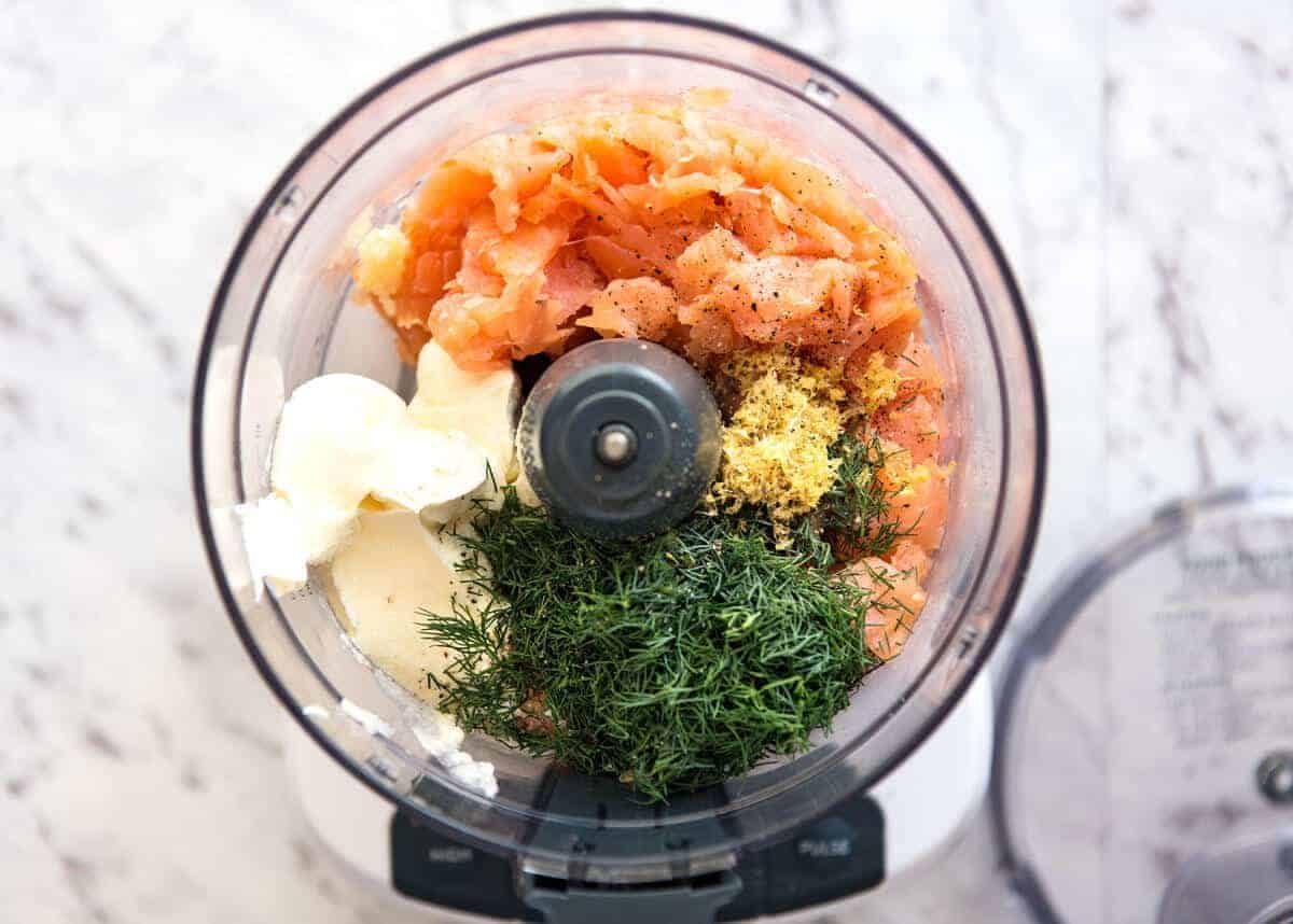 You'll never buy a Smoked Salmon Dip with flavour this good! dev.recipetineats.com