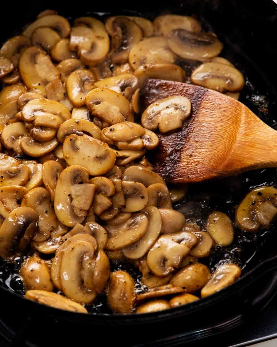 Saut&eacute;ed mushrooms for Salisbury steak meatballs