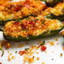 Close up photo of Jalape&ntilde;o poppers